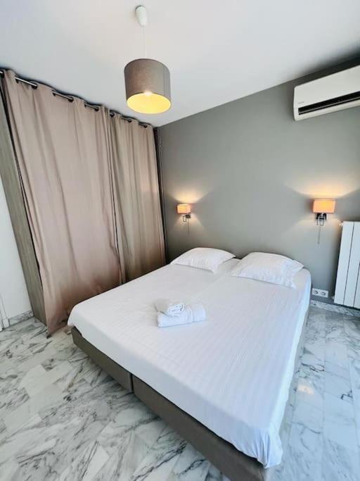 Le Pinede - Apt 4 Prs- Parking - Clim - 500M Plages อองทีบส์ ภายนอก รูปภาพ