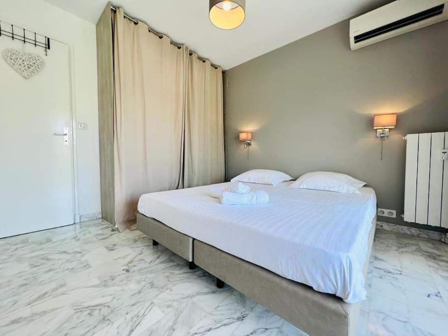 Le Pinede - Apt 4 Prs- Parking - Clim - 500M Plages อองทีบส์ ภายนอก รูปภาพ