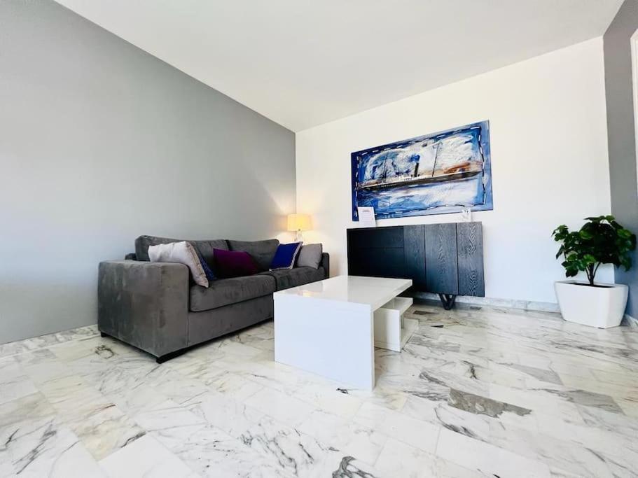 Le Pinede - Apt 4 Prs- Parking - Clim - 500M Plages อองทีบส์ ภายนอก รูปภาพ