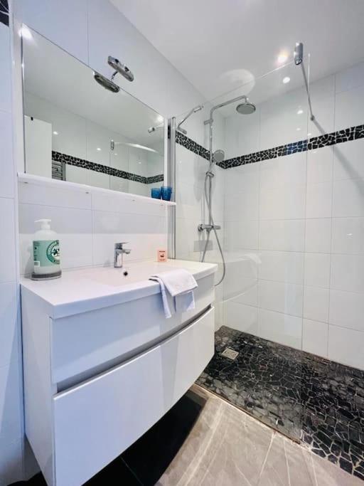 Le Pinede - Apt 4 Prs- Parking - Clim - 500M Plages อองทีบส์ ภายนอก รูปภาพ